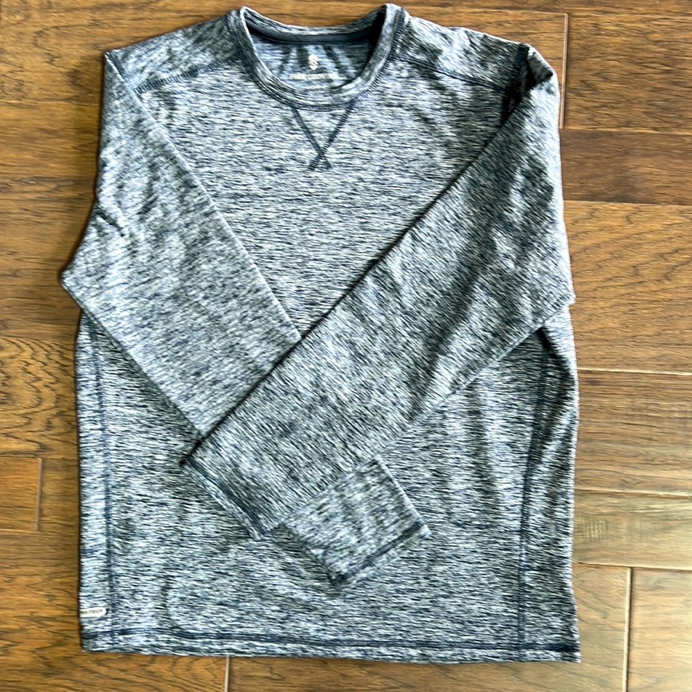 Long sleeve Athletic shirt